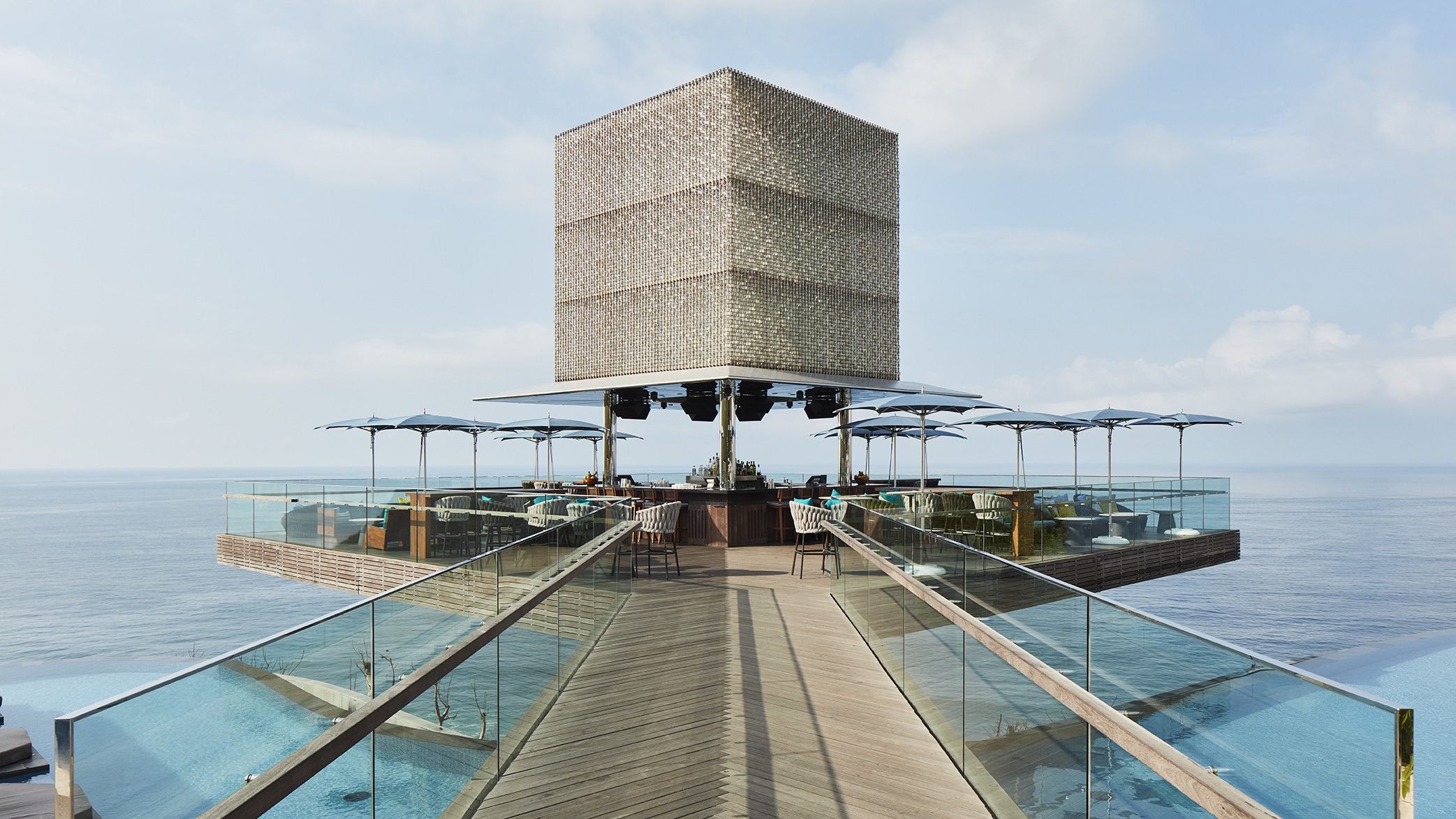 One Day Beach Club Tour & Dinner